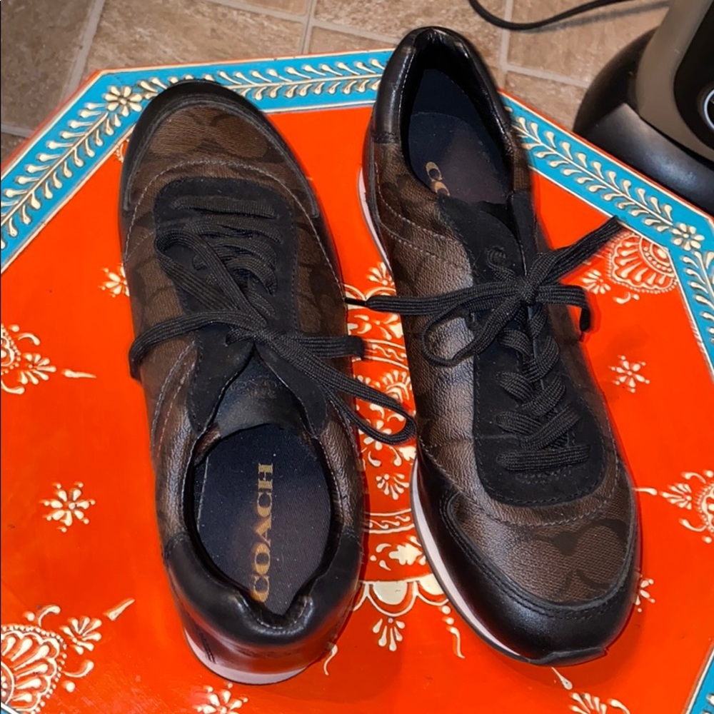 Like NEW coach shoes